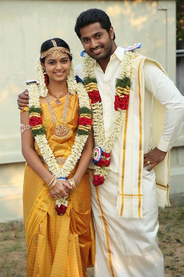 Marainthirunthu Paarkum Marmam Enna Movie Pics.