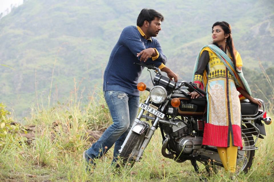 Titanic Kadhalum Kavundhu Pogum Movie Pics.