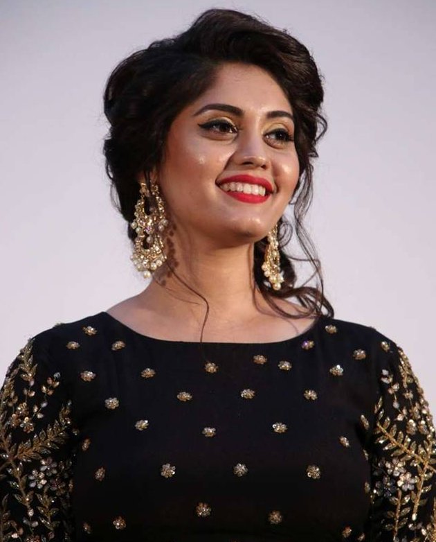 Actress Surabhi Stunning Pics.