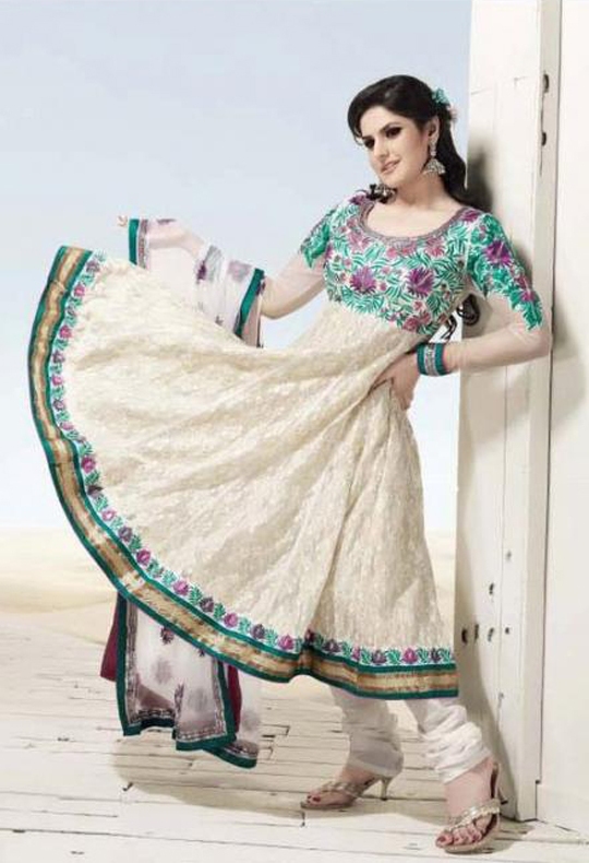Stills of Actress Zarine Khan 