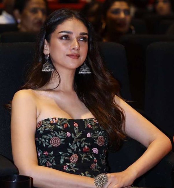 Aditi Rao Hydari Glamorous Images.