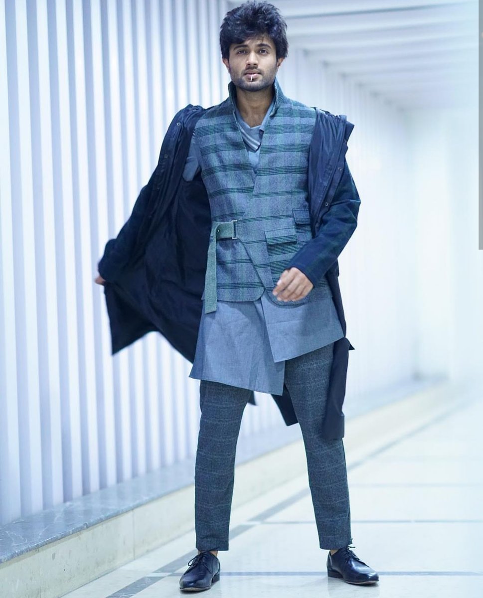 Vijay Deverakonda Stunning Stills From Taxiwaala