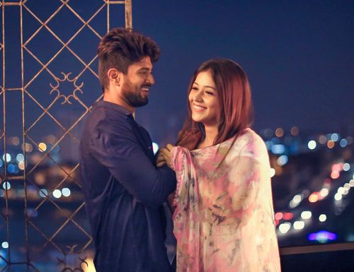Vijay Deverakonda Stunning Stills From Taxiwaala