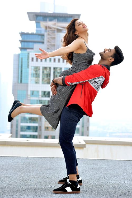 Kavacham Very Fresh images.
