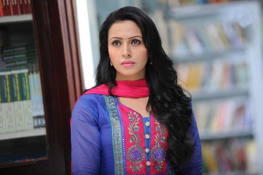 Mosagallaku Mosagadu Movie Stills | Nandini Rai