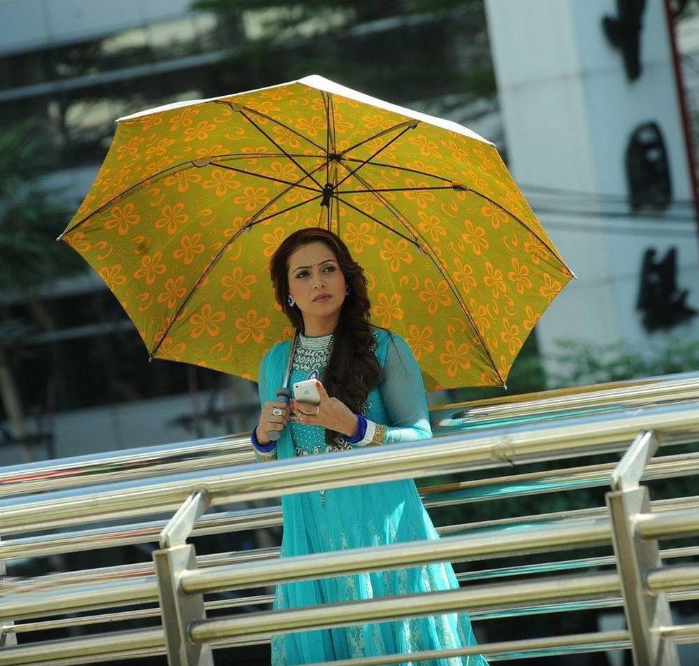 Mosagallaku Mosagadu Movie Stills | Nandini Rai