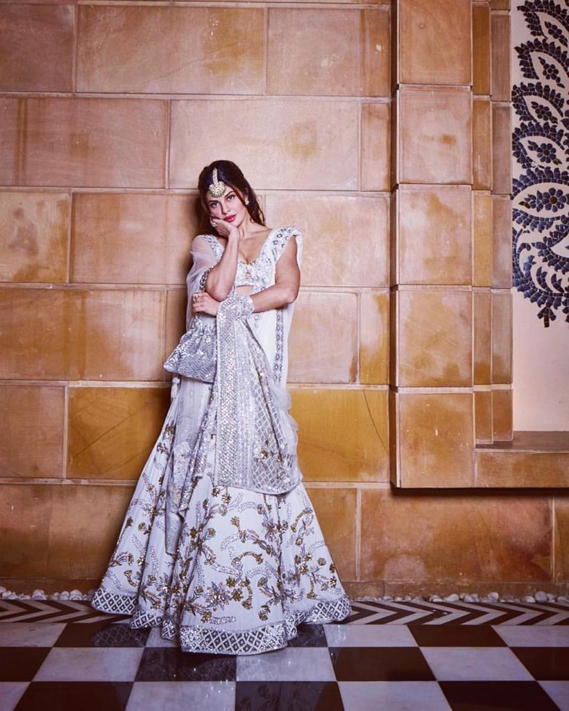 Jacqueline Fernandez Sizzling Pics.