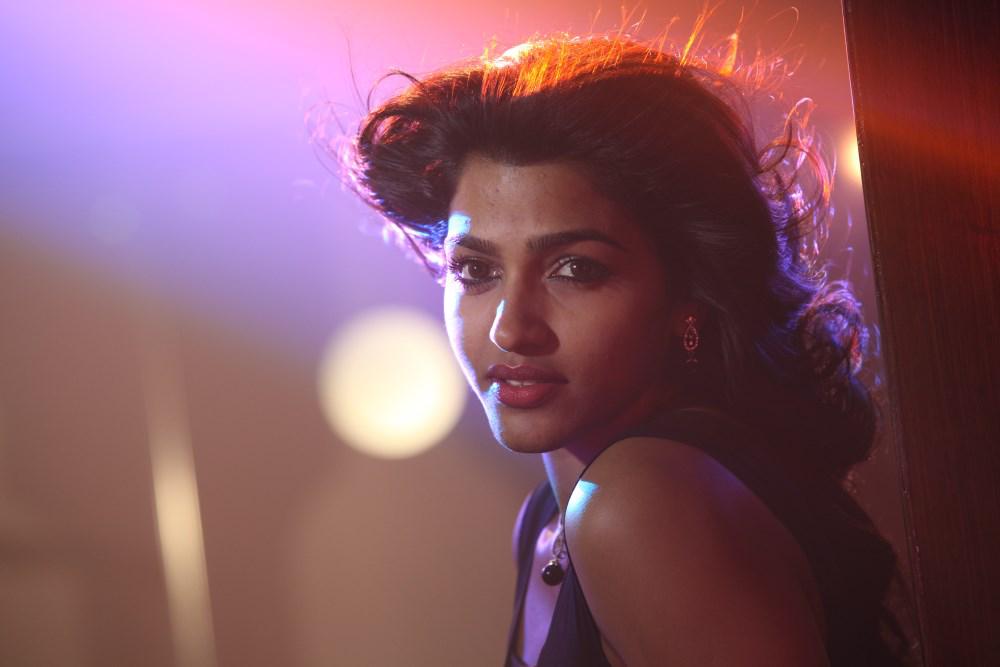 Thiranthidu Seese Tamil Movie Stills | Dhansika