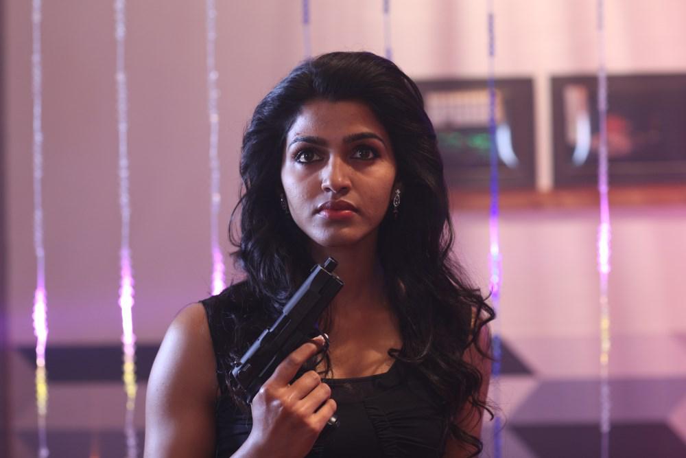 Thiranthidu Seese Tamil Movie Stills | Dhansika