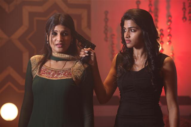 Thiranthidu Seese Tamil Movie Stills | Dhansika, Anjena Kirti