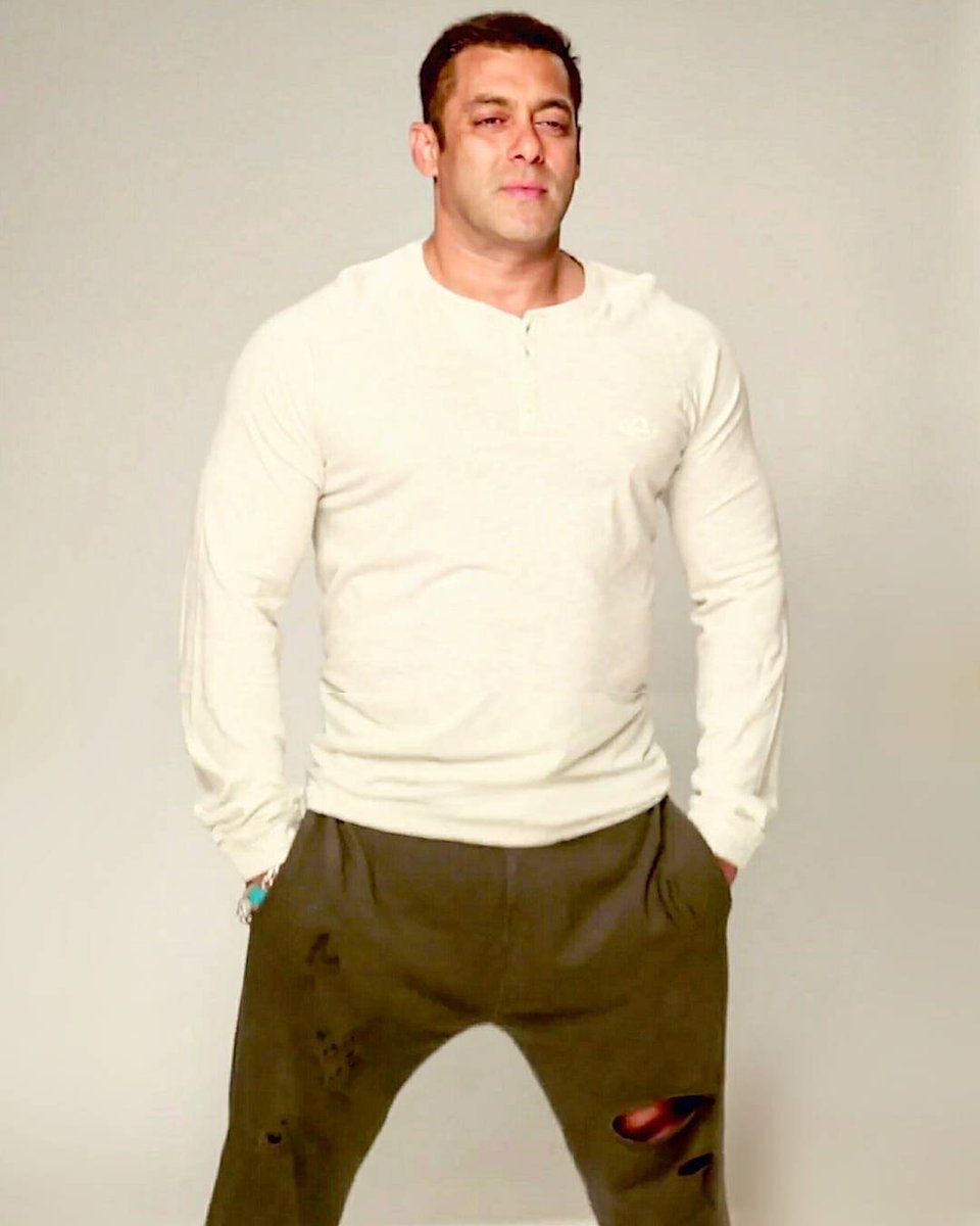 Salman Khan Stunning Images.