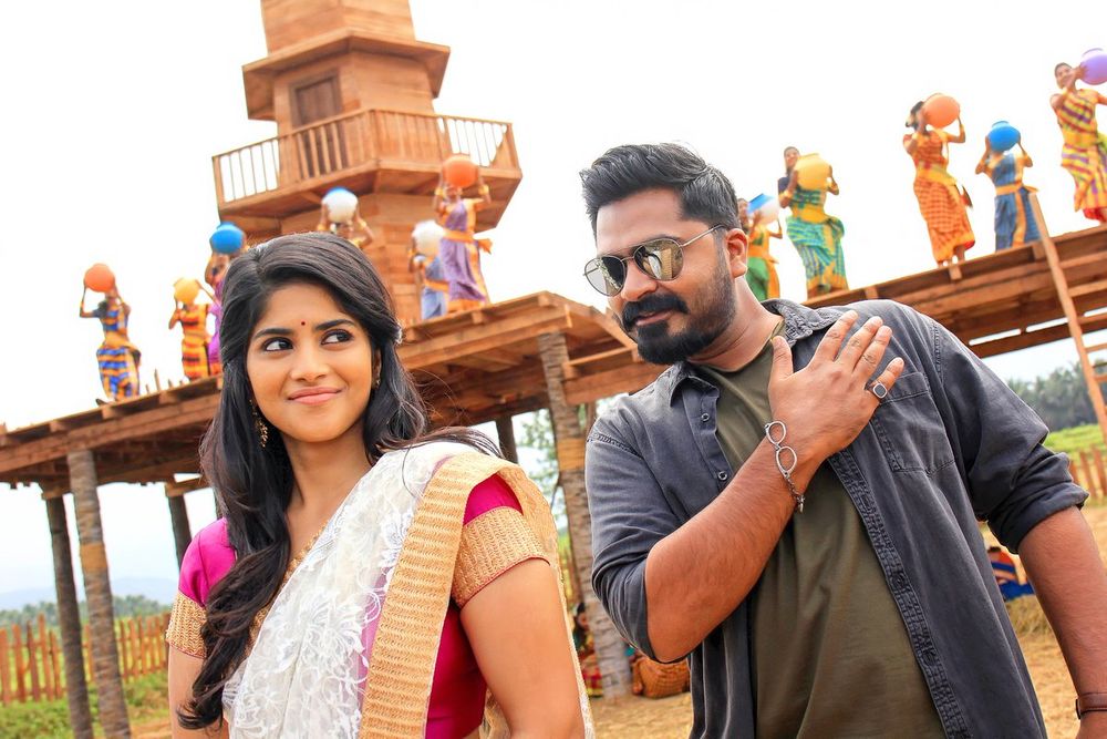 Vantha Rajavathaan Varuven Images.