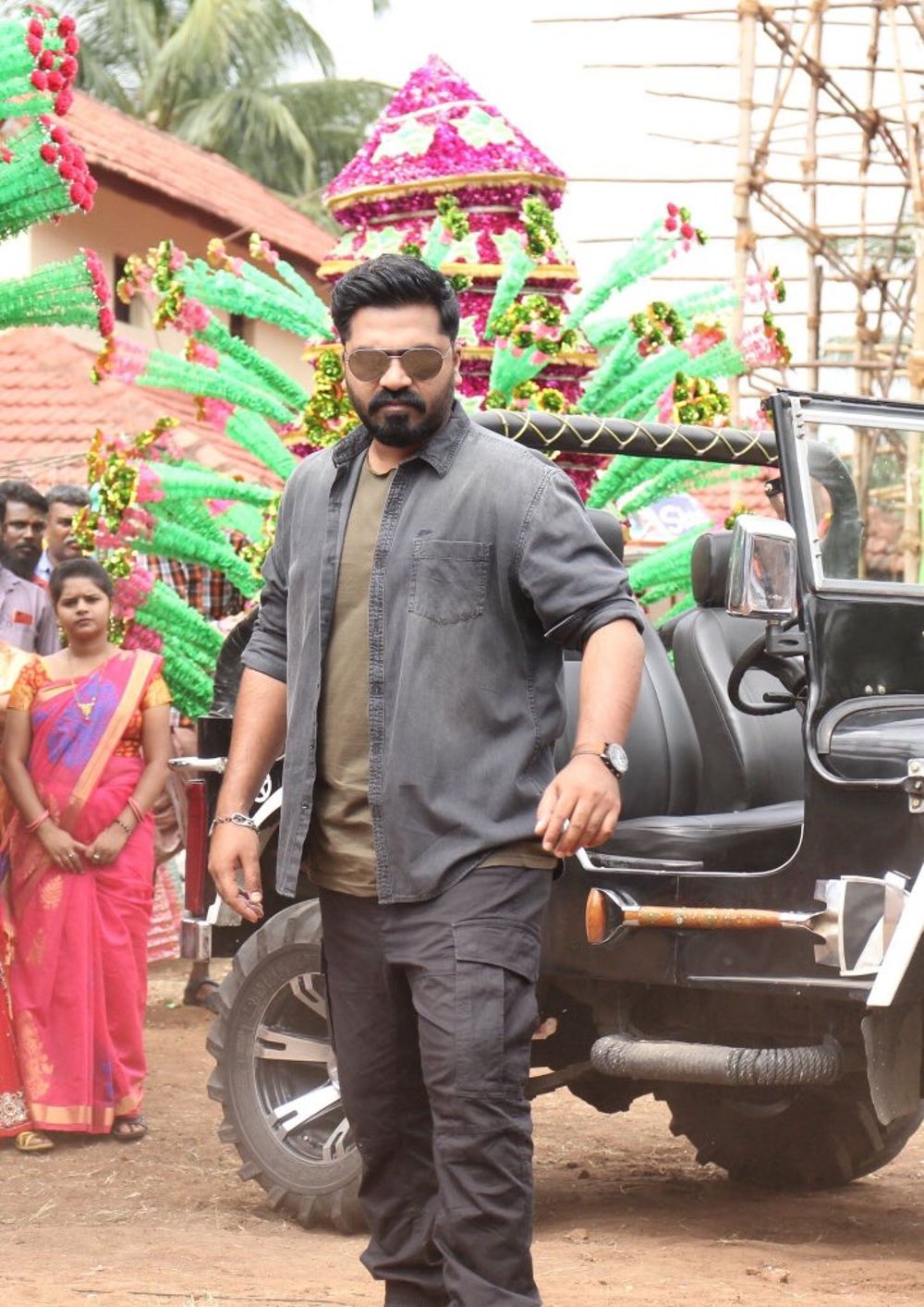 Vantha Rajavathaan Varuven Images.
