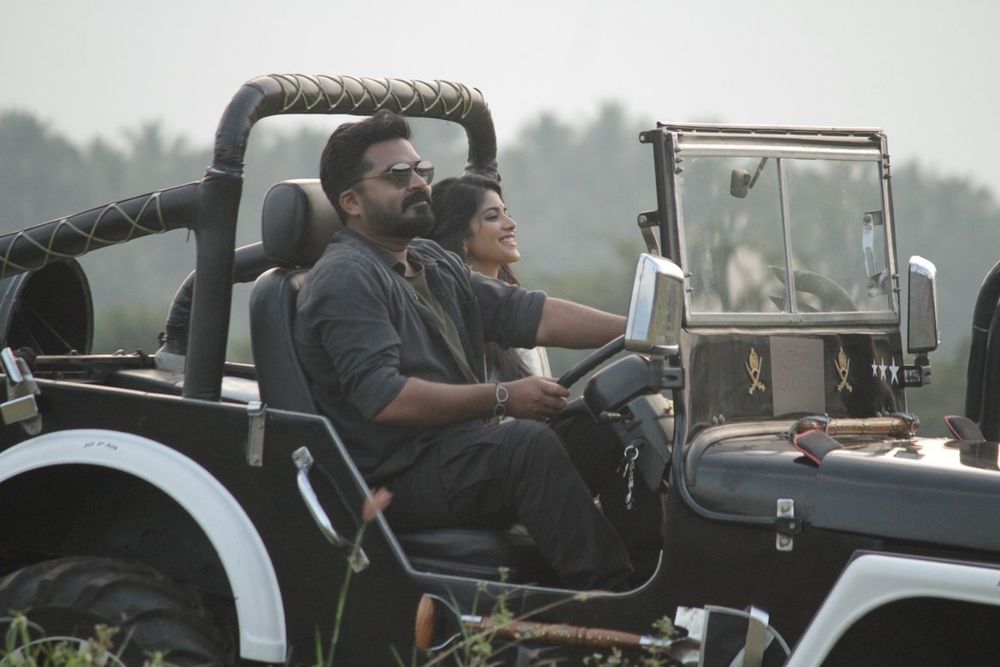 Vantha Rajavathaan Varuven Images.