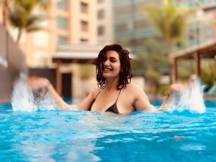 Karishma Tanna Dazzling Images.