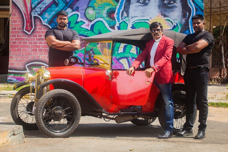 Goundamani Stills from Enakku Veru Yengum Kilaigal Kidaiyathu Tamil Movie