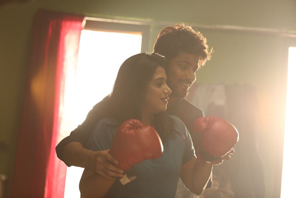 Ispade Rajavum Idhaya Raniyum Latest Stills.
