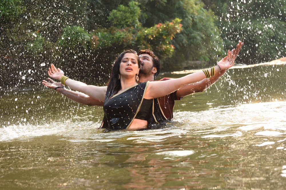 Neeya 2 Exclusive Stills.