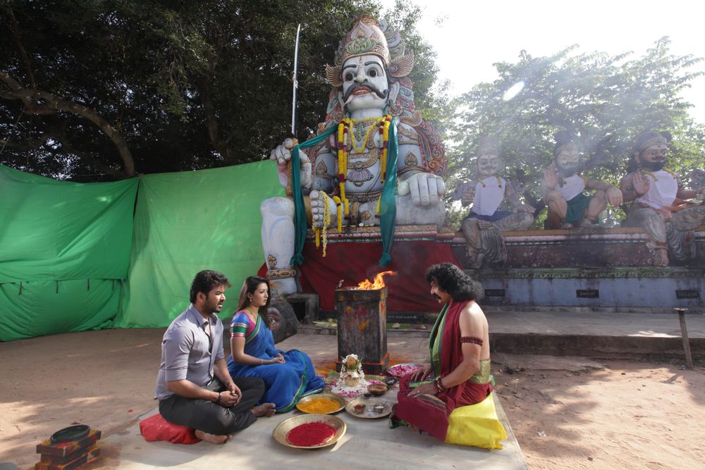 Neeya 2 Exclusive Stills.