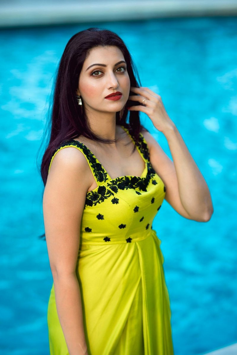 Hamsa Nandini Sizzling Stills.