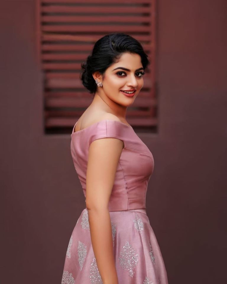 Nikhila Vimal Eye Popping Images.