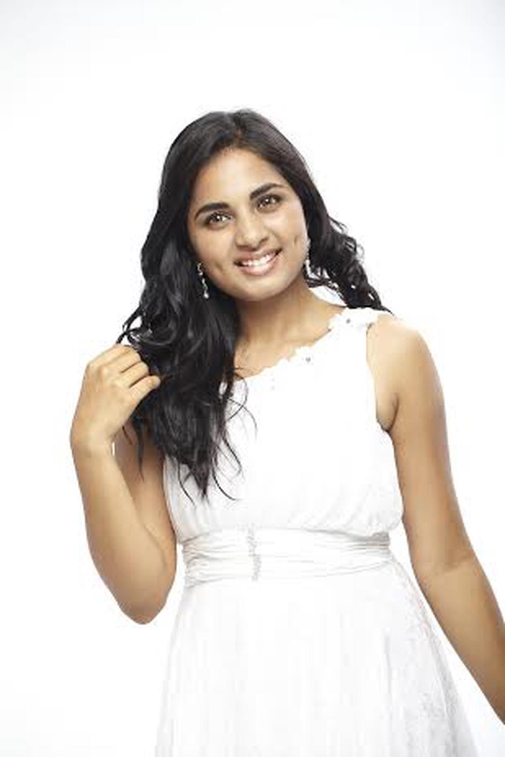 Shrushti Dange Stills from Puriyatha Aanandham Puthithaga Aarambam Tamil Movie 