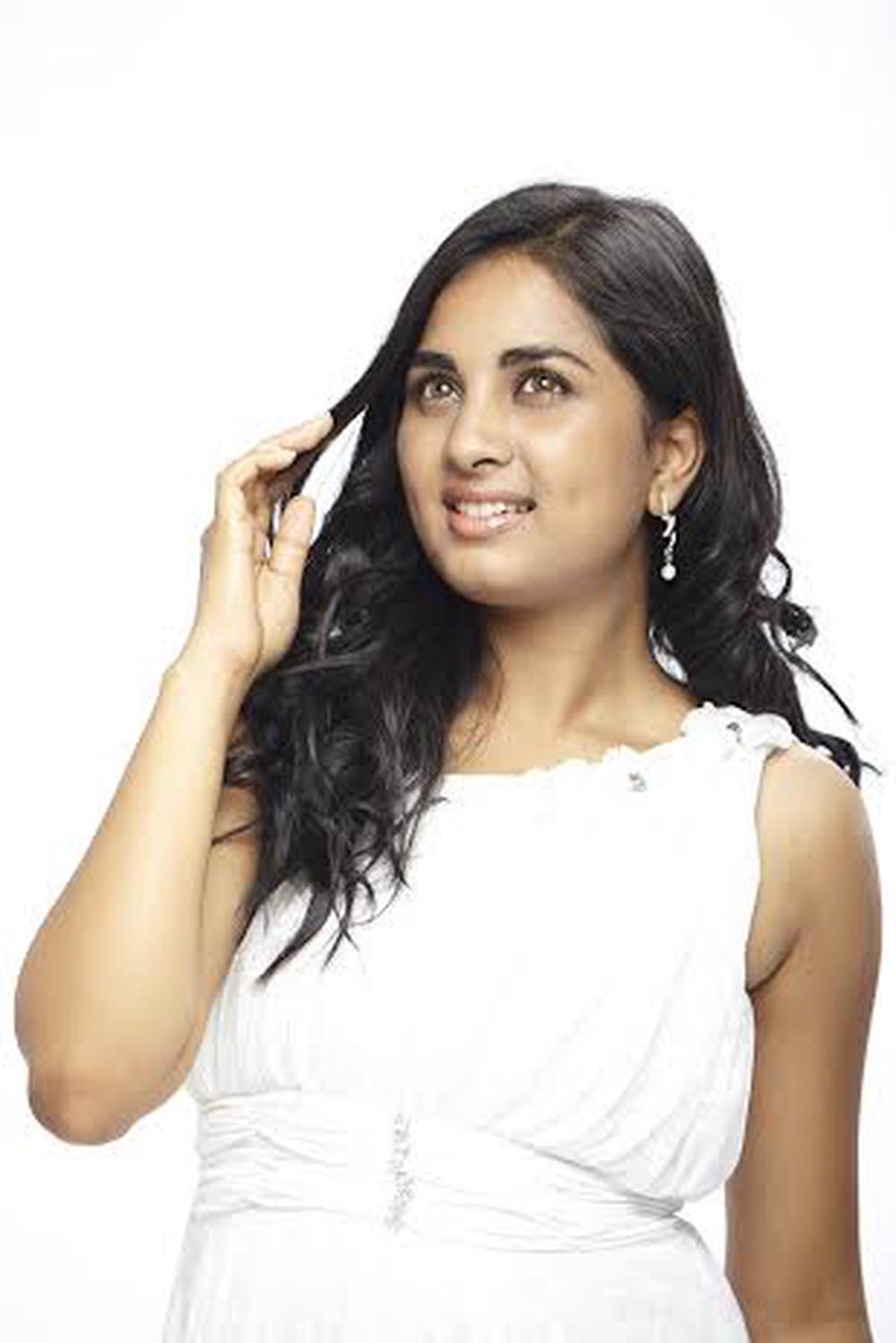Shrushti Dange Stills from Puriyatha Aanandham Puthithaga Aarambam Tamil Movie 
