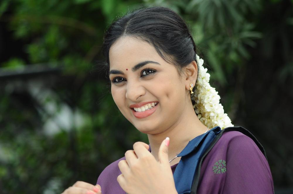 Actress Shrushti Dange Stills from Puriyatha Aanandham Puthithaga Aarambam Tamil Movie