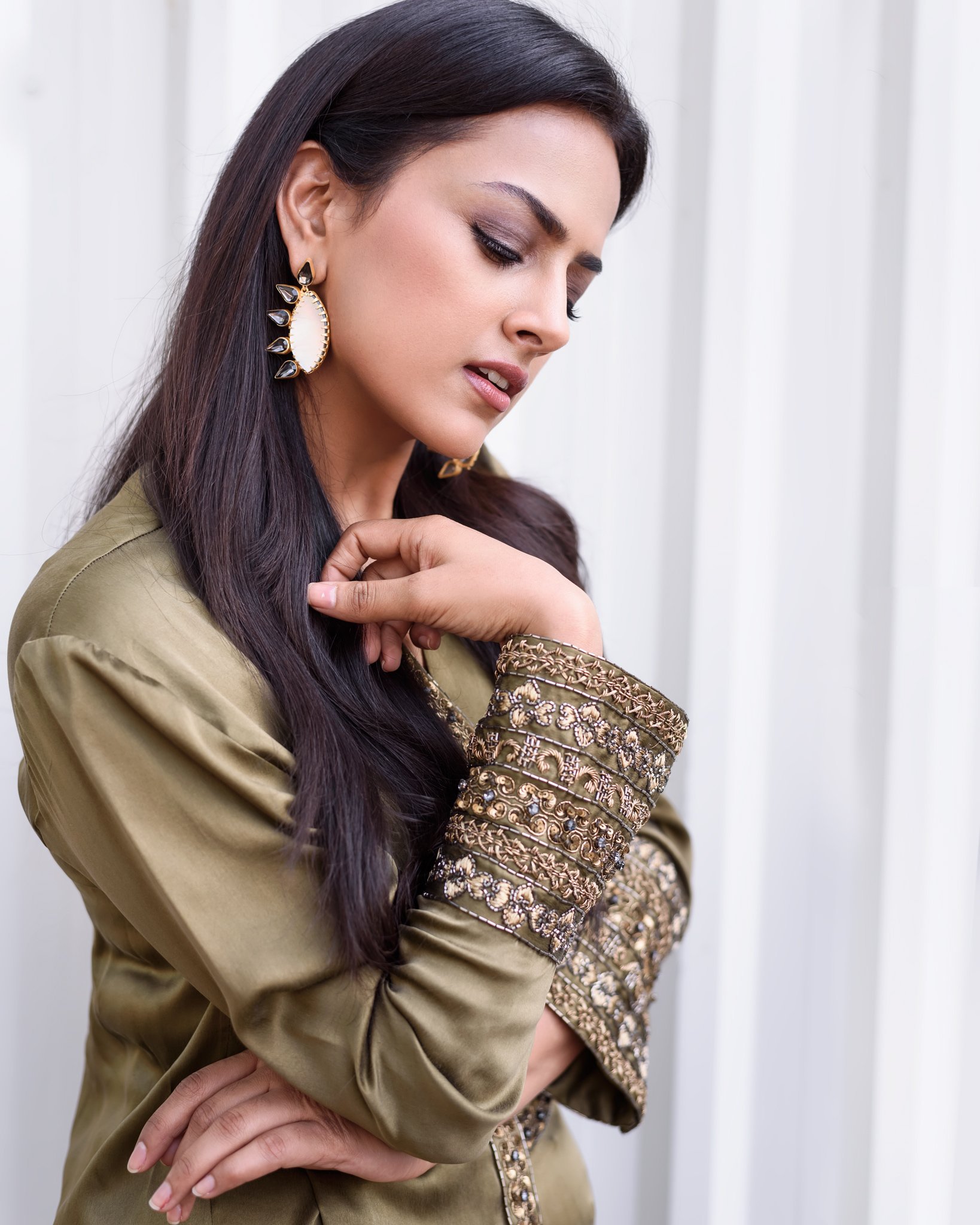 Shraddha Srinath Stunning Images.
