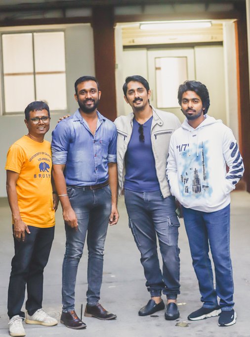 Sivappu Manjal Pachai Photos
