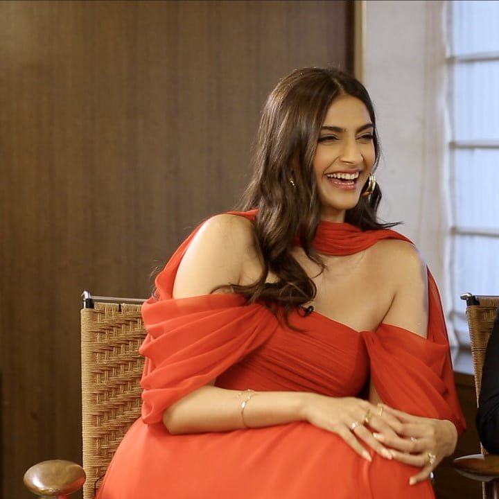 Sonam Kapoor Stunning Images.