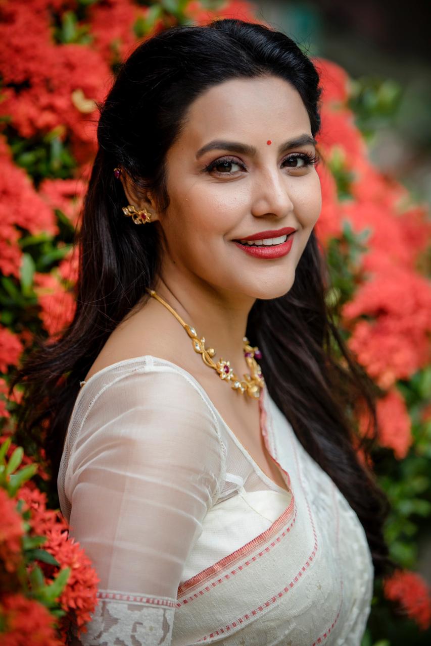 Priya Anand Stunning Stills.