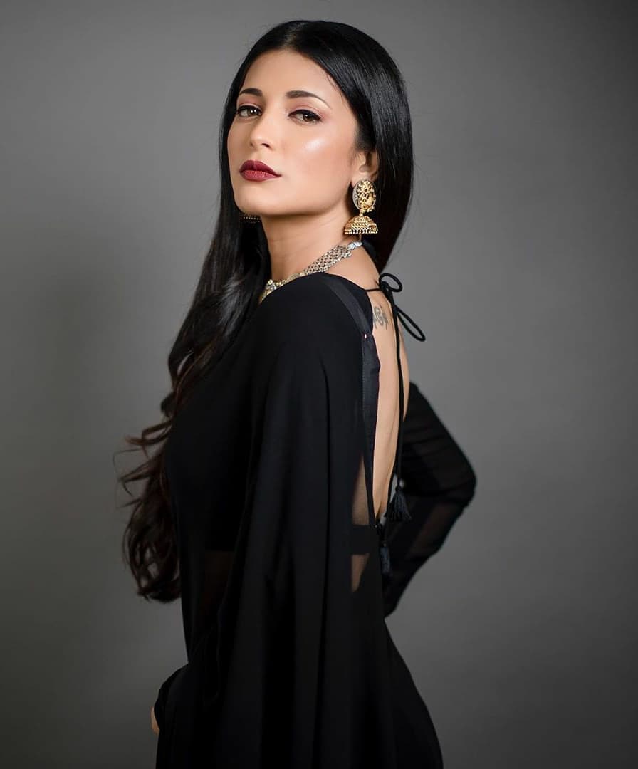 Shruti Haasan Eye Popping Images.