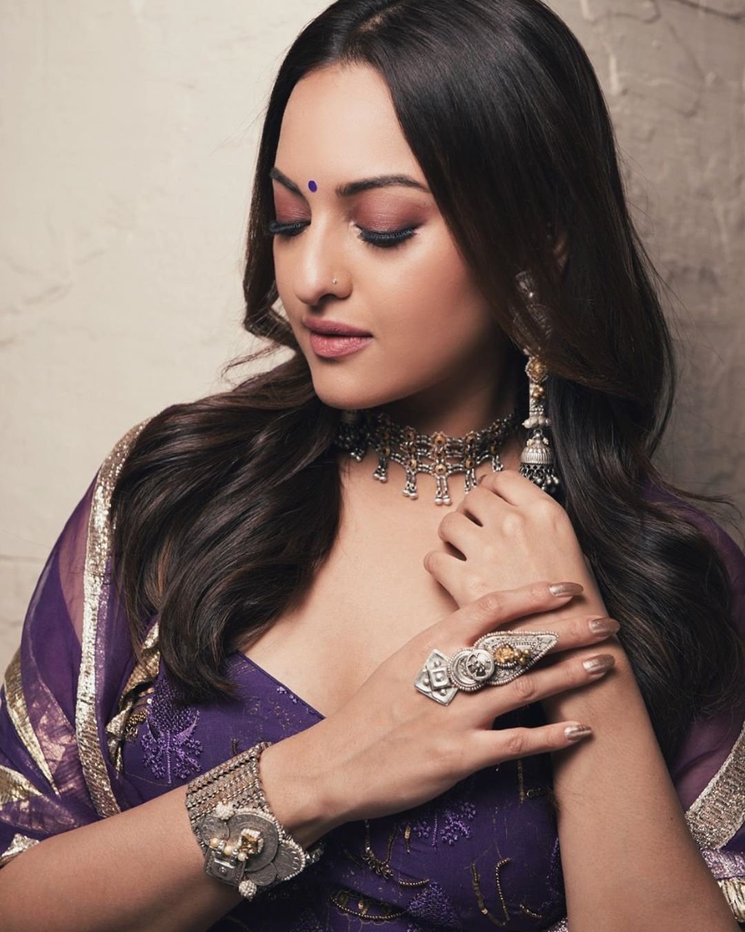 Sonakshi Sinha Amazing Photos.