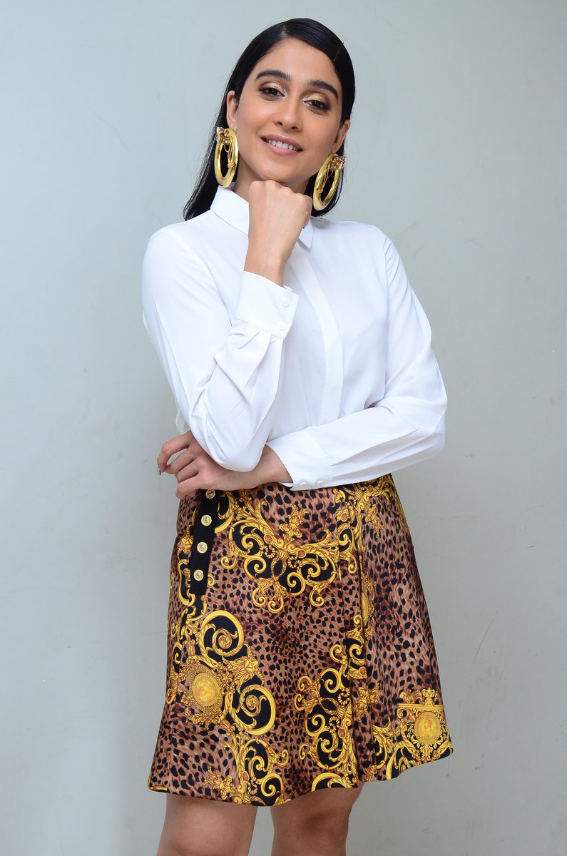 Regina Cassandra Stunning Photos.