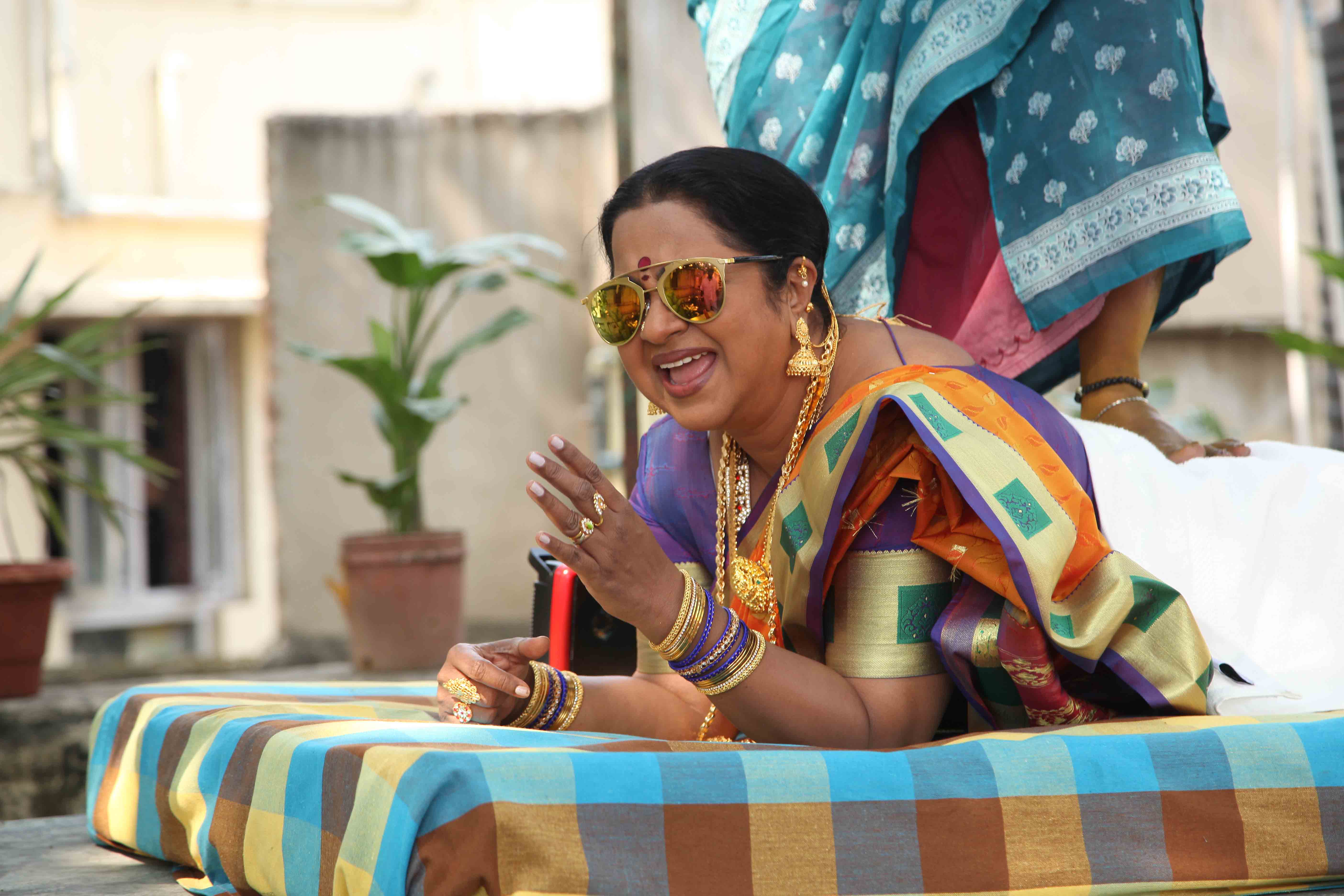 Market Raja MBBS Photos.