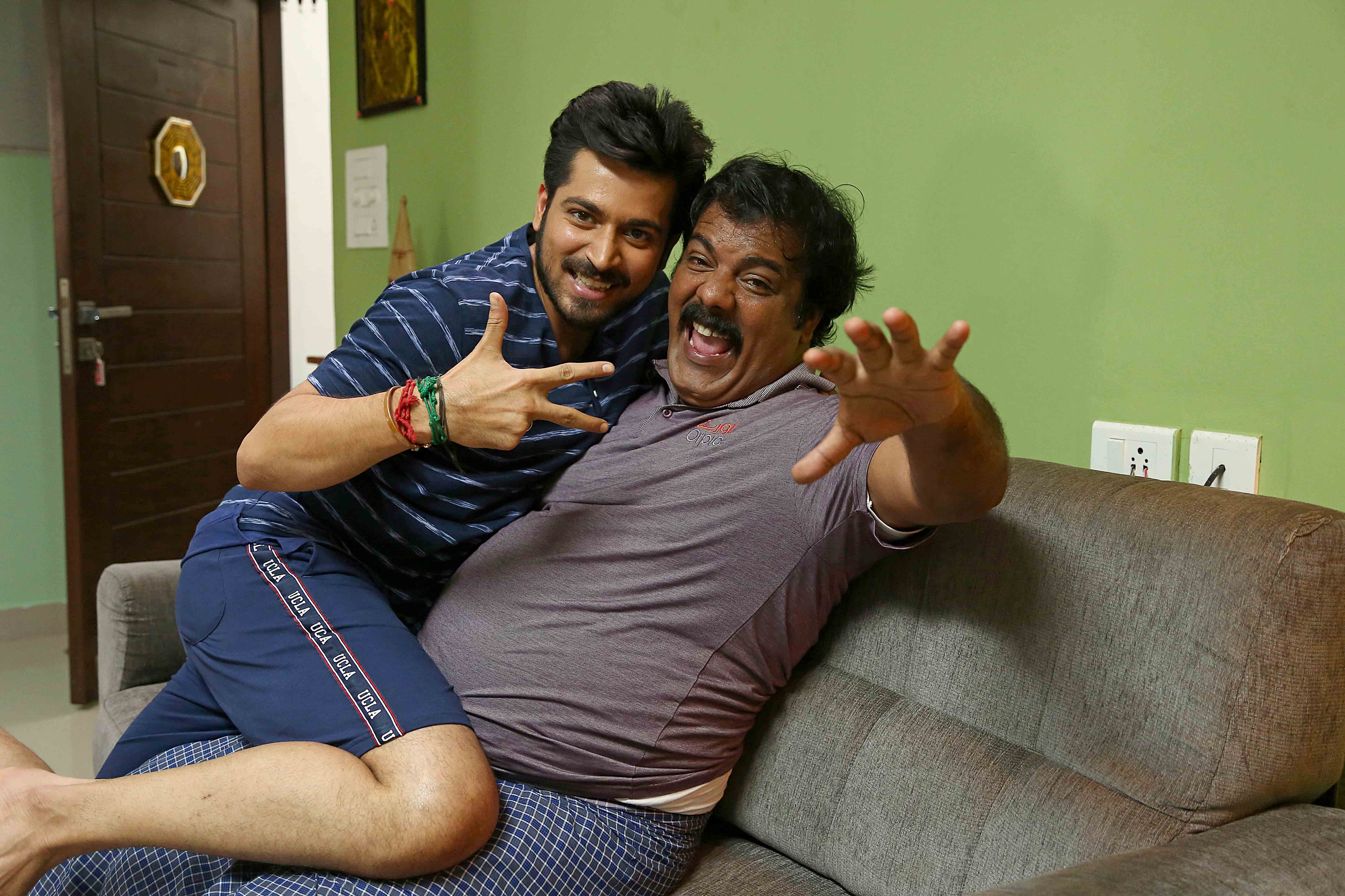 Dhanusu Raasi Neyargale Fresh Pictures.