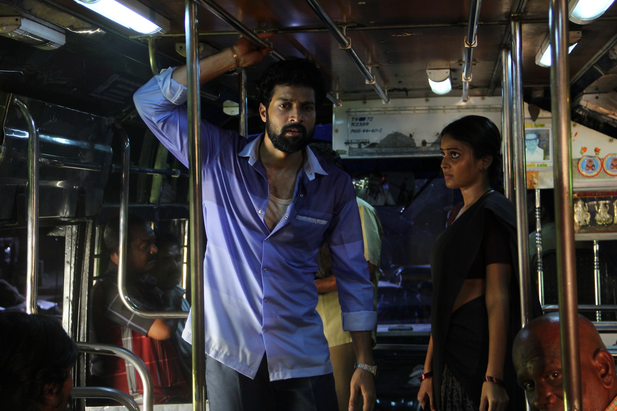 Naan Avalai Sandhitha pothu Stills.