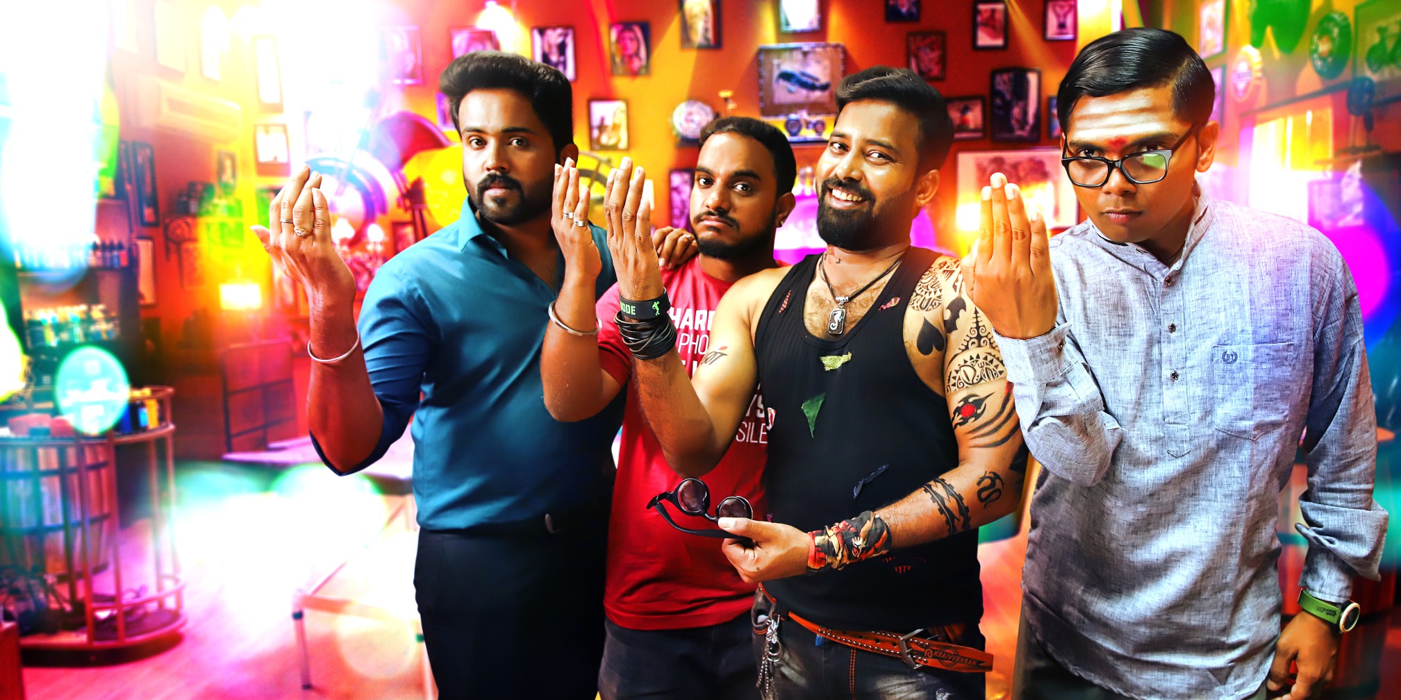 Naanum Single Dhaan Latest Stills.