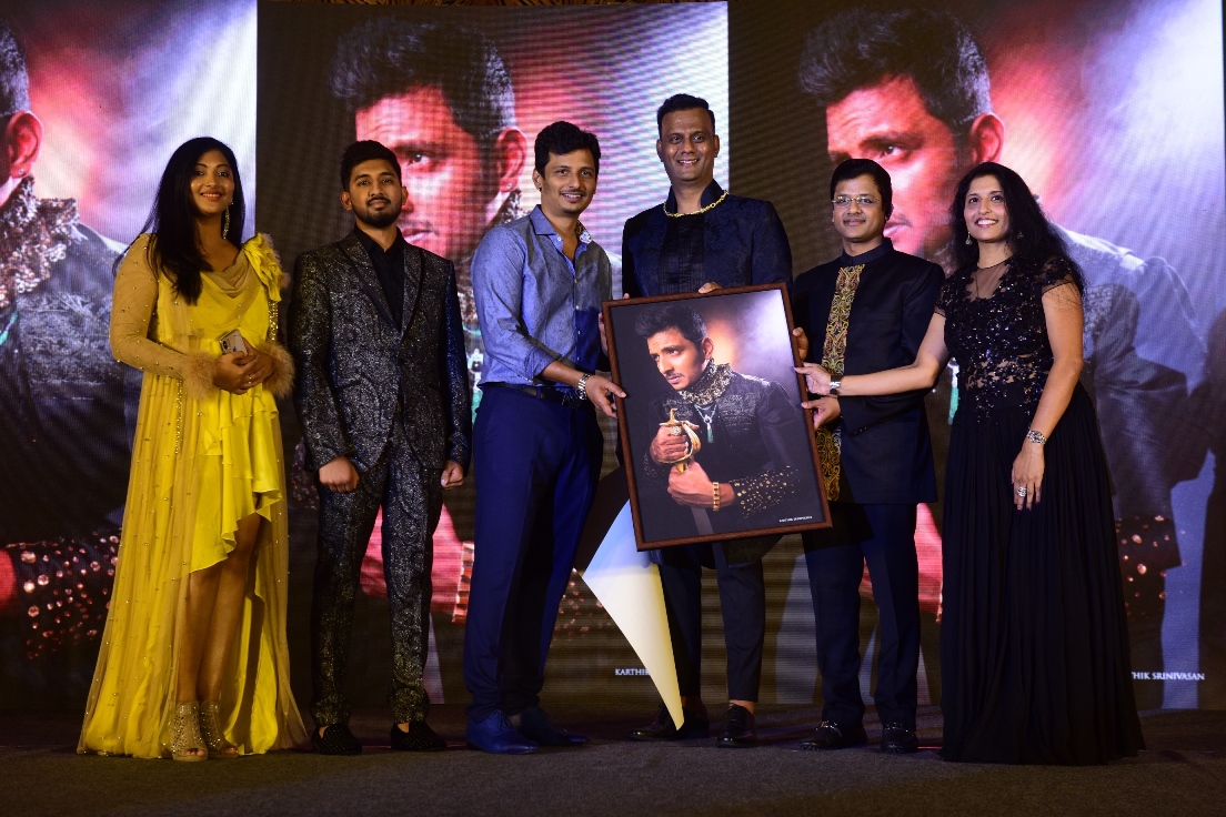 Latest photos of Celebrity photographs.