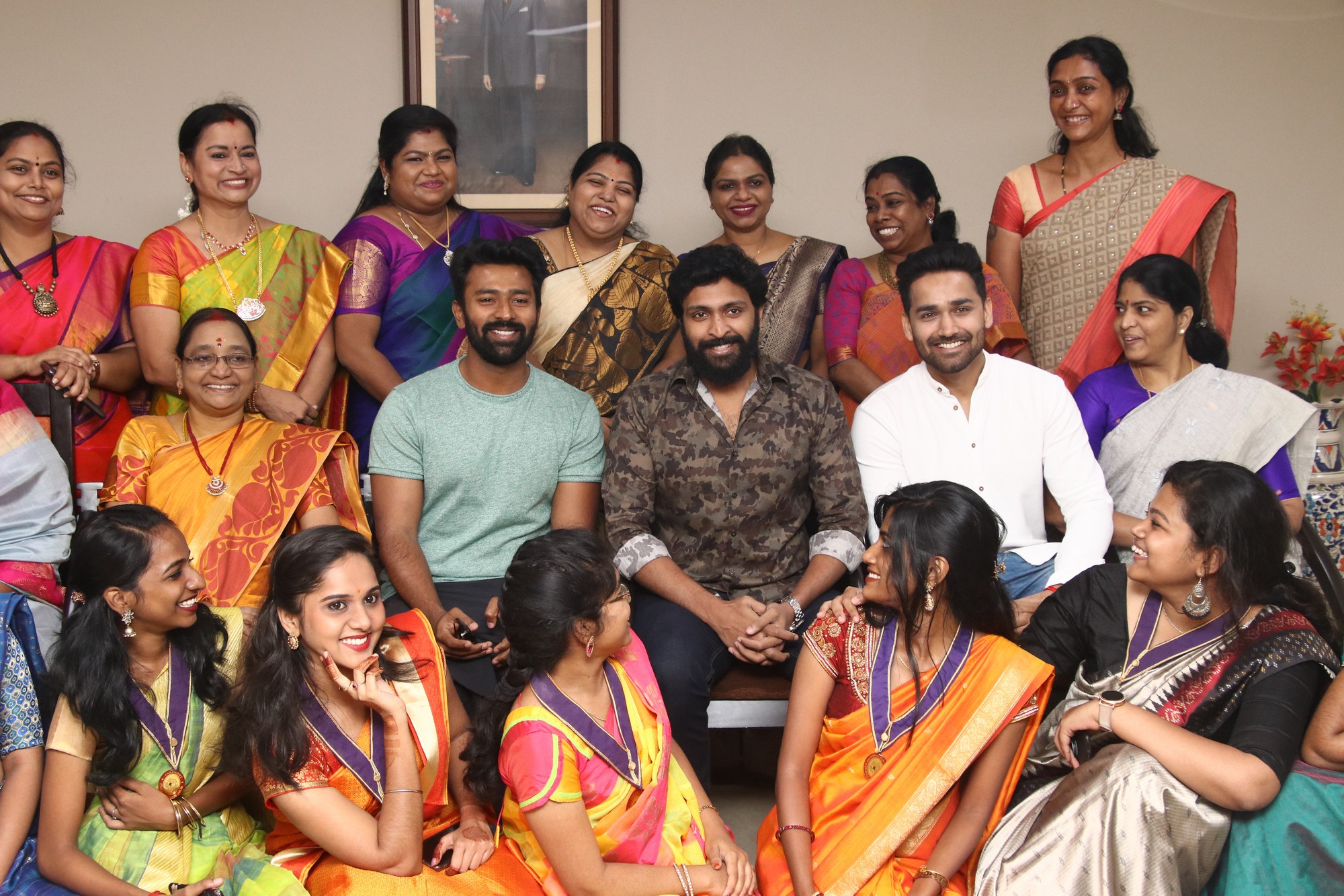 Vaanam kottatum team Latest Images.