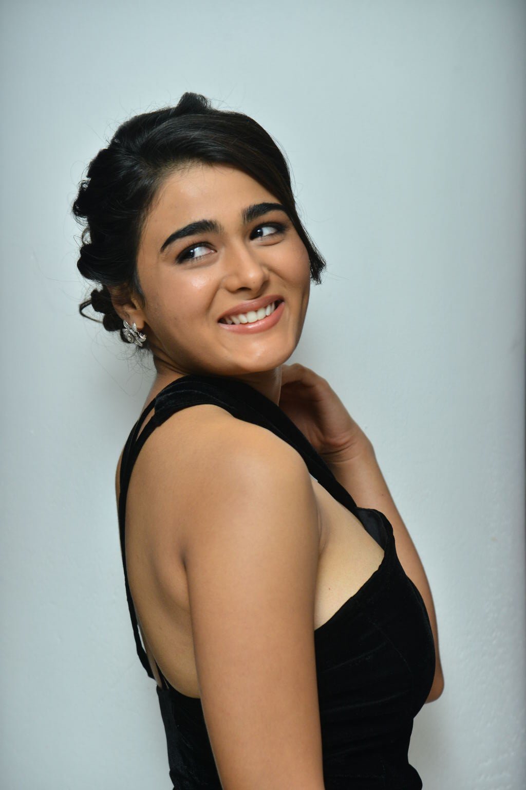 Shalini Pandey Pretty Pics.