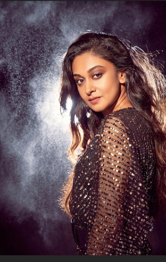 Aishwarya Arjun Glamorous Clicks.  