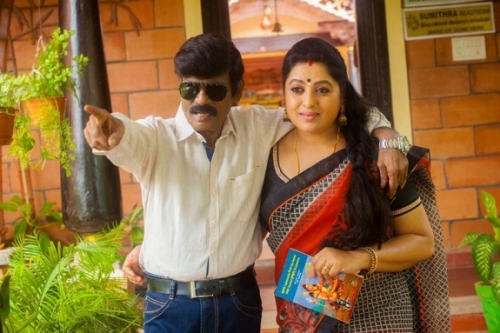 Goundamani in Enakku Veru Yengum Kilaigal Kidaiyathu