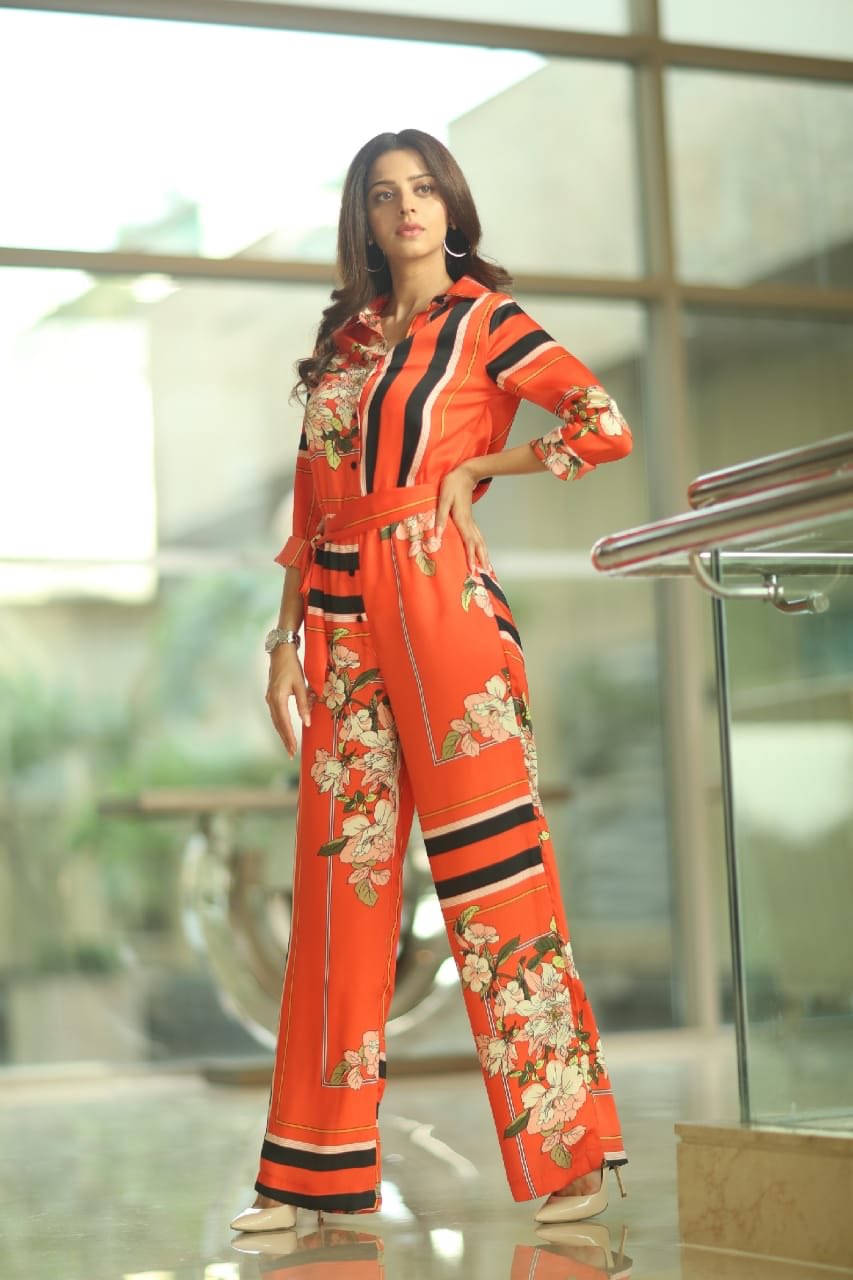 Vedhika Impressive Stills. 