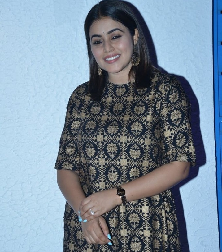 Poorna Amazing Images.