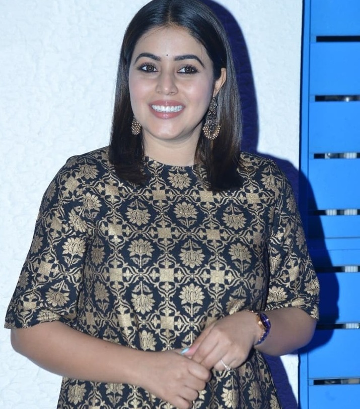 Poorna Amazing Images.