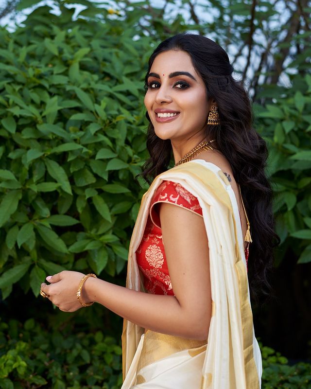 Samyuktha Menon Fresh Stills.