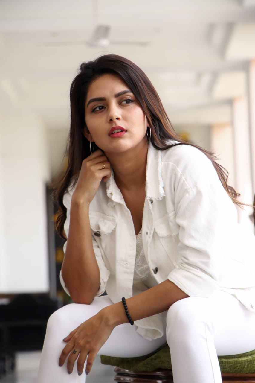 Mahima Nambiar Eye Popping Photos.