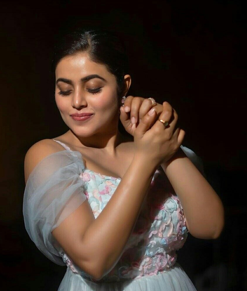 Poorna Beautiful Images.